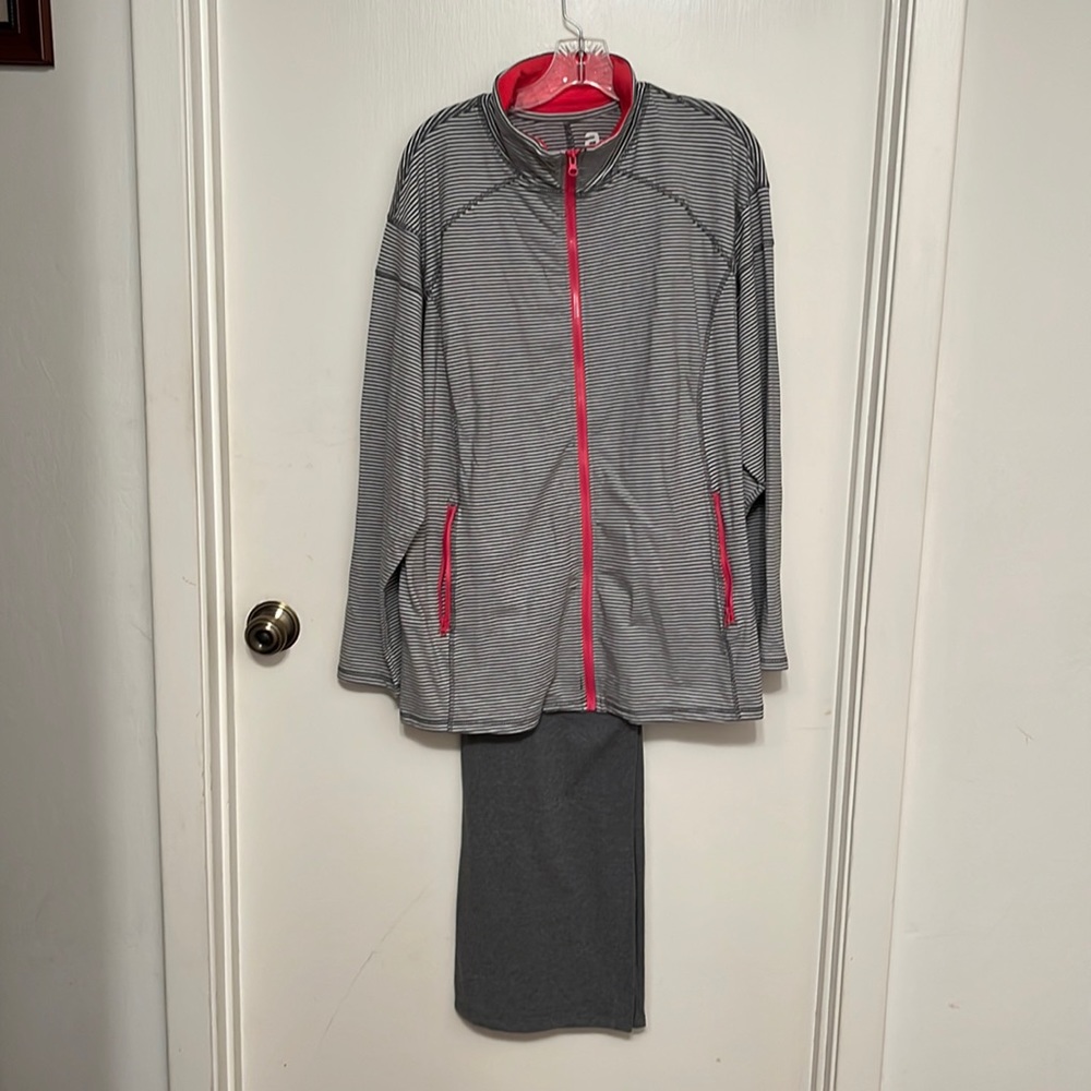 New Avenue Joggers Set